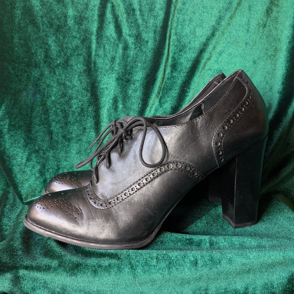 Size 10, Franco Sarto Leather Lace-Up Heels